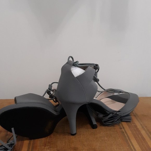 Criss Cross Strappy Open Toe Heel - Picture 3 of 3